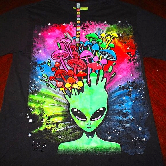 Psychedelic Alien Graphic Tee – Trippy Mushroom Art, Handmade Zinose M Rare - Picture 3 of 9